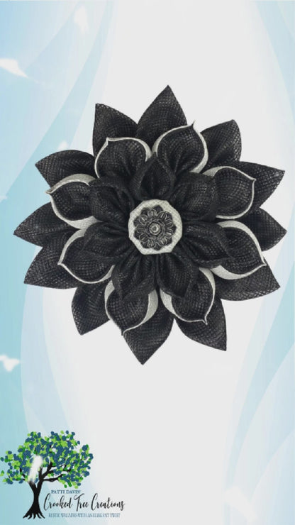Black and White Daisy Wreath